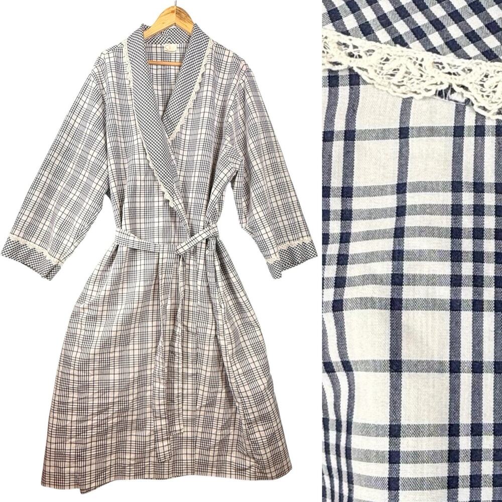 VTG Adonna Womens LONG Robe SIZE 2X Plus Plaid Check Blue White Cottage Crochet